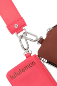 תמונת תקריב של Dual Pouch Wristlet