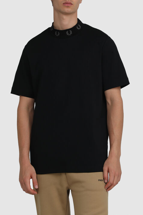 חולצת טי עם צווארון גבוה FRED PERRY