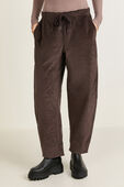 תמונת דוגמן קידמית של Corduroy Relaxed Mid-Rise Pull-On Pant