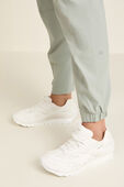 תמונת תקריב דוגמן של License to Train High-Rise Pant