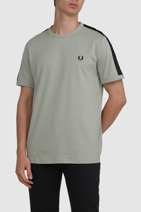 חולצת טי עם לוגו FRED PERRY