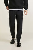 Smooth Spacer Classic-Fit Cargo Pant תמונת דוגמן קידמית של Smooth Spacer Classic-Fit Cargo Pant