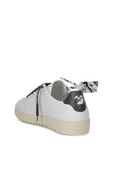 תמונה אחורית של White Low Vulcanized Sneakers