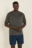 תמונת דוגמן קידמית של Relaxed-Fit Train Short-Sleeve