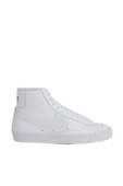 תמונה קידמית של Nike Blazer Mid 77 in White