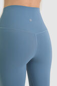 תמונת תקריב דוגמן של Align High-Rise Pant 25" Leggings