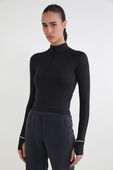 It`s Rulu Ribbed Cropped Half Zip תמונת דוגמן קידמית של It`s Rulu Ribbed Cropped Half Zip