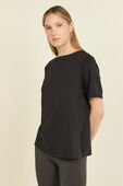 Relaxed-Fit Boatneck T-Shirt תמונת דוגמן קידמית של Relaxed-Fit Boatneck T-Shirt
