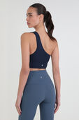 תמונת דוגמן אחורית של Align™ Asymmetrical Bra, C/D Cup