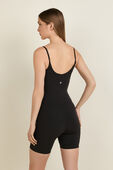 תמונת דוגמן אחורית של Align™ Cami Bodysuit 6