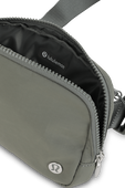 תמונת פנים של Everywhere Belt Bag 1L