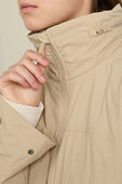 תמונת תקריב דוגמן של Hooded Mid-Length Utility Jacket
