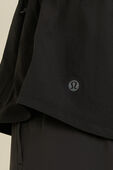 תמונת תקריב דוגמן של UV-Protective Cinch-Waist Running Jacket