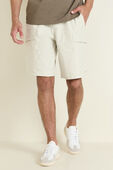 VersaTwill™ Cargo Pocket Short תמונת דוגמן קידמית של VersaTwill™ Cargo Pocket Short