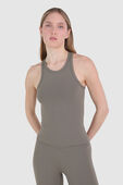 Align™ Waist-Length Racerback Tank Top תמונת דוגמן קידמית של Align™ Waist-Length Racerback Tank Top