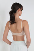 תמונת דוגמן אחורית של Wundermost Ultra-Soft Nulu Scoop Neck Brallette