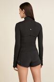 תמונת דוגמן אחורית של Define™ Cropped Jacket *Nulu