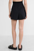 תמונת דוגמן אחורית של Relaxed-Fit Super High Rise Cargo Short
