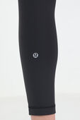 תמונת תקריב דוגמן של Wunder Train Contour Fit HR Crop 23