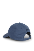 תמונה אחורית של כובע מצחייה עם לוגו רקום