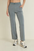 Softstreme High-Rise Pant Short תמונת דוגמן קידמית של Softstreme High-Rise Pant Short