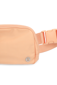 תמונת תקריב של Everywhere Belt Bag
