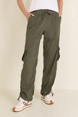 Dance Studio Relaxed Fit MR Cargo Pants תמונת דוגמן קידמית של Dance Studio Relaxed Fit MR Cargo Pants