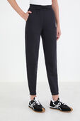 Loungeful High-Rise Jogger תמונת דוגמן קידמית של Loungeful High-Rise Jogger