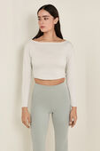Cupro Boatneck Cropped Long-Sleeve Shirt תמונת דוגמן קידמית של Cupro Boatneck Cropped Long-Sleeve Shirt