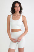 תמונת דוגמן קידמית של Wundermost Nulu Scoop Neck Cropped Tank Top