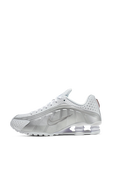 תמונה אחורית של נעלי סניקרס Shox R4