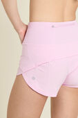 תמונת תקריב דוגמן של Speed Up High-Rise Lined Short 2.5``