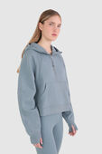 Scuba Oversized 1/2 Zip Hoodie תמונת דוגמן קידמית של Scuba Oversized 1/2 Zip Hoodie