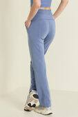 תמונת דוגמן אחורית של Softstreme High-Rise Pant Regular