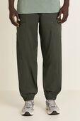 Lightweight Cargo Pocket Jogger תמונת דוגמן קידמית של Lightweight Cargo Pocket Jogger