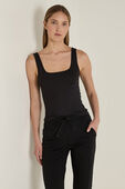תמונת דוגמן קידמית של Hold Tight Square-Neck Tank Top