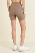 תמונת דוגמן אחורית של Align™ HR Short 6''
