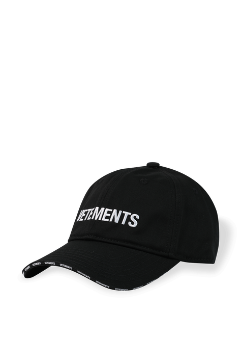 Classic Logo Baseball Cap in Black VETEMENTS