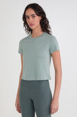 תמונת דוגמן קידמית של Classic-Fit Cotton-Blend Tee