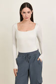 Nulu Square-Neck Long-Sleeve Bodysuit תמונת דוגמן קידמית של Nulu Square-Neck Long-Sleeve Bodysuit