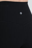 תמונת תקריב דוגמן של Align™ Ribbed High-Rise Crop 23