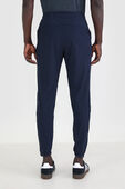 תמונת דוגמן אחורית של Surge Jogger