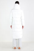 תמונת דוגמן אחורית של Wunder Puff Long Jacket