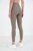 תמונת דוגמן אחורית של Fast and Free HR Tight 25