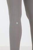 תמונת תקריב דוגמן של Swift Speed High-Rise Tight 28
