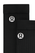 תמונת תקריב של Daily Stride Ribbed Crew Sock