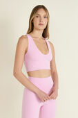 Flexible Fit Scoop And Cross Bra תמונת דוגמן קידמית של Flexible Fit Scoop And Cross Bra