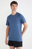 תמונת דוגמן קידמית של Metal Vent Tech Short-Sleeve Shirt