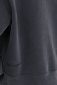 תמונת תקריב דוגמן של Perfectly Oversized Cropped Crew