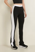 NULU HIGH-RISE FLARED PANT תמונת דוגמן קידמית של NULU HIGH-RISE FLARED PANT